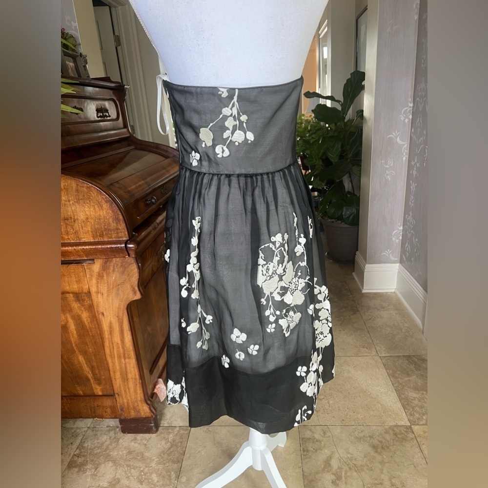 White House black market sleeveless cocktail dress size 6, beautiful embroidered - Picture 7 of 16